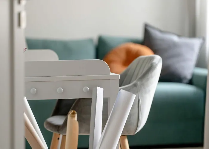 Przestronny Z Biurkiem W Centrum Poznania Blisko Rynku I Parku By Renters Apartmán