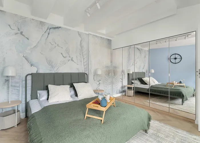 Przestronny Z Biurkiem W Centrum Poznania Blisko Rynku I Parku By Renters