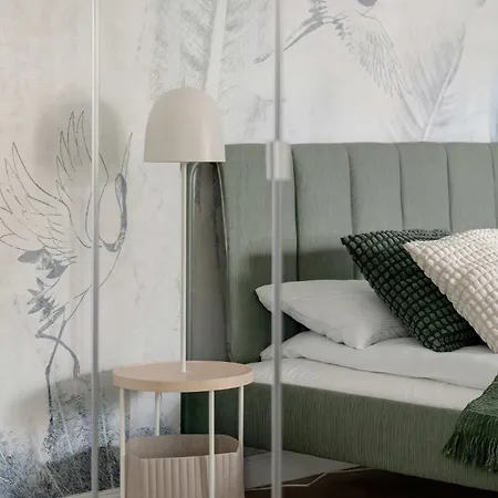 Przestronny Z Biurkiem W Centrum Poznania Blisko Rynku I Parku By Renters Apartment