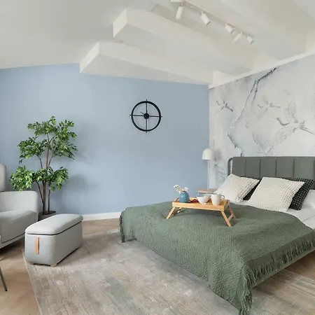 Przestronny Z Biurkiem W Centrum Poznania Blisko Rynku I Parku By Renters Apartment Posen